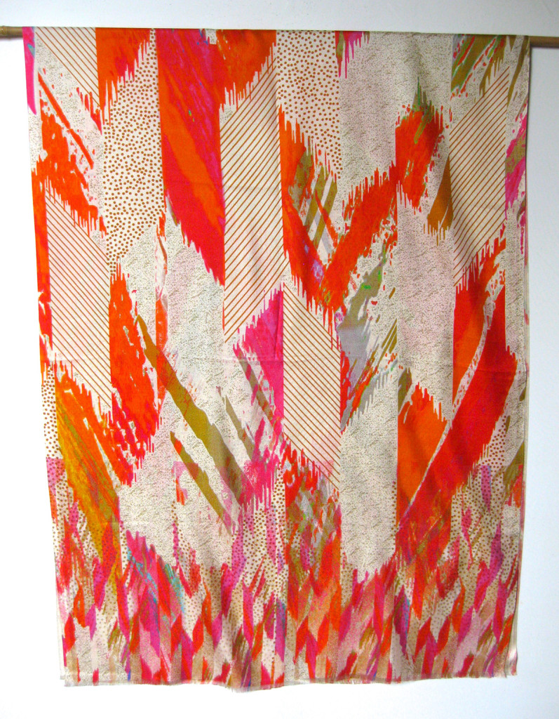 silketørklæde med abstrakt mønster, silketørklæde print, tørklæde silke farver