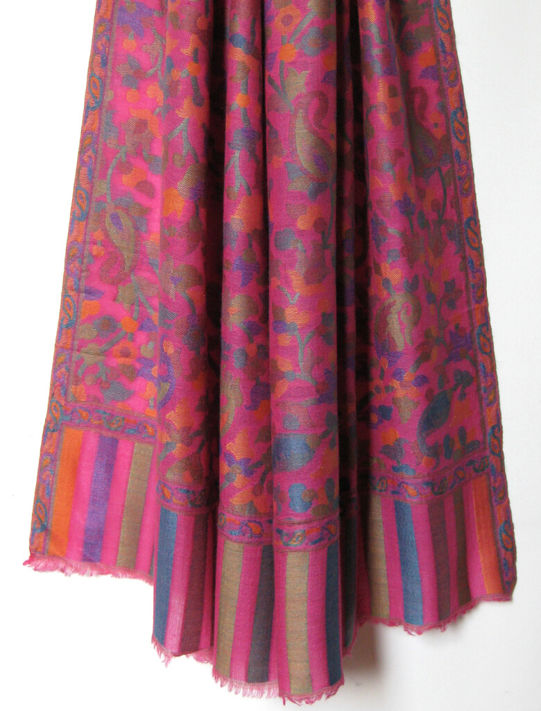Cashmere-Pashmina tørklæde. Samarkand har et stort udvalg af uld / cashmere tørklæder og sjaler.